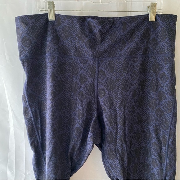 Athleta Ultimate 7/8 Tight Blue Snake Print size 3X‎ - Picture 6 of 10